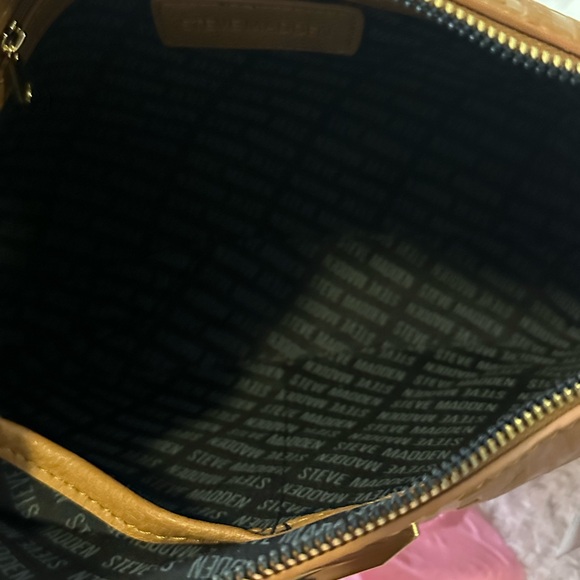 Camel Weekend Pouch - Picture 3 of 9